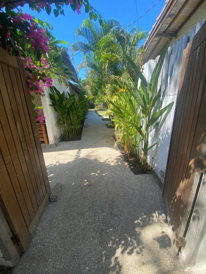 Indigo Bungalows Gili Trawangan Exterior photo