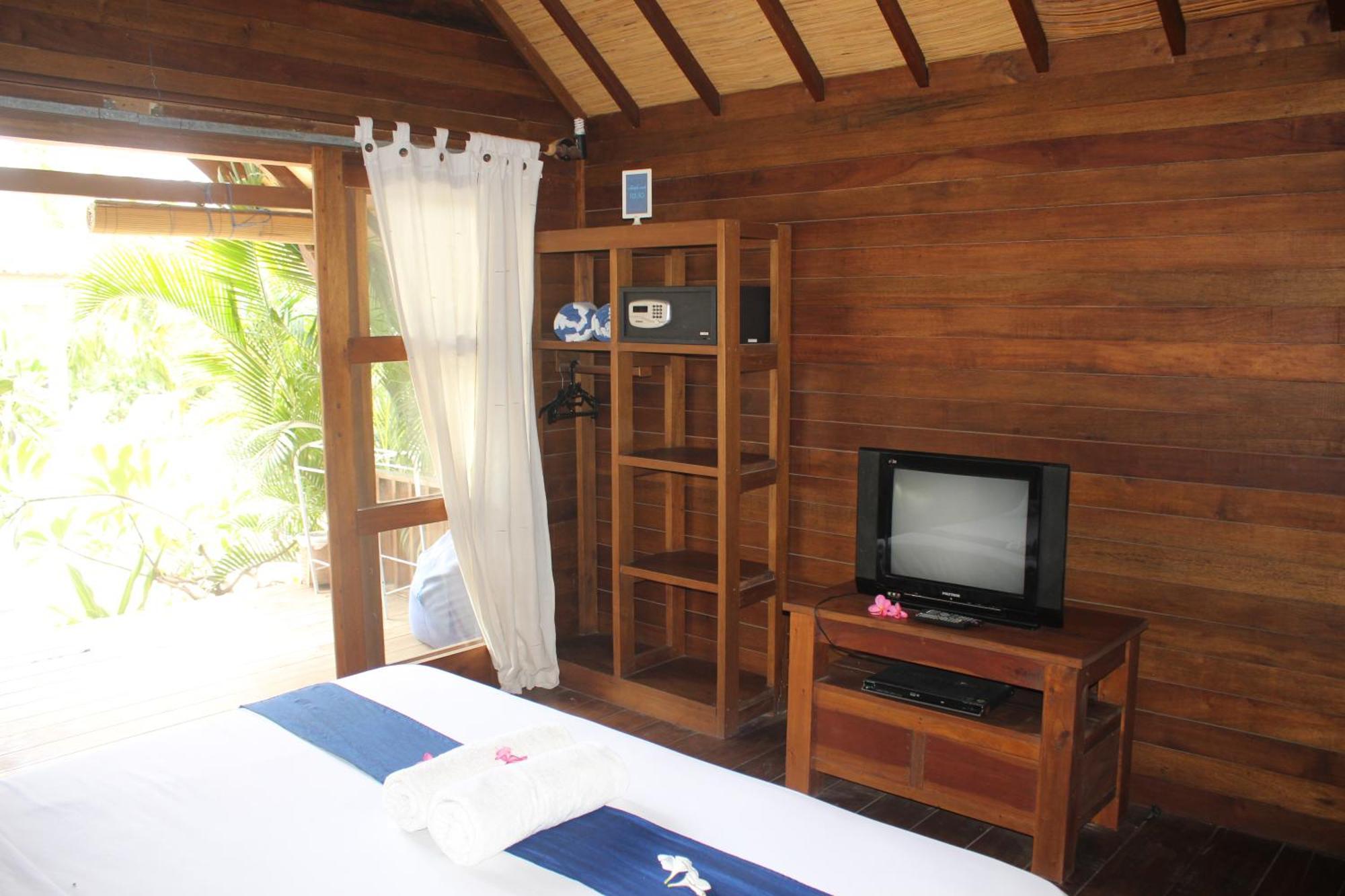 Indigo Bungalows Gili Trawangan Exterior photo