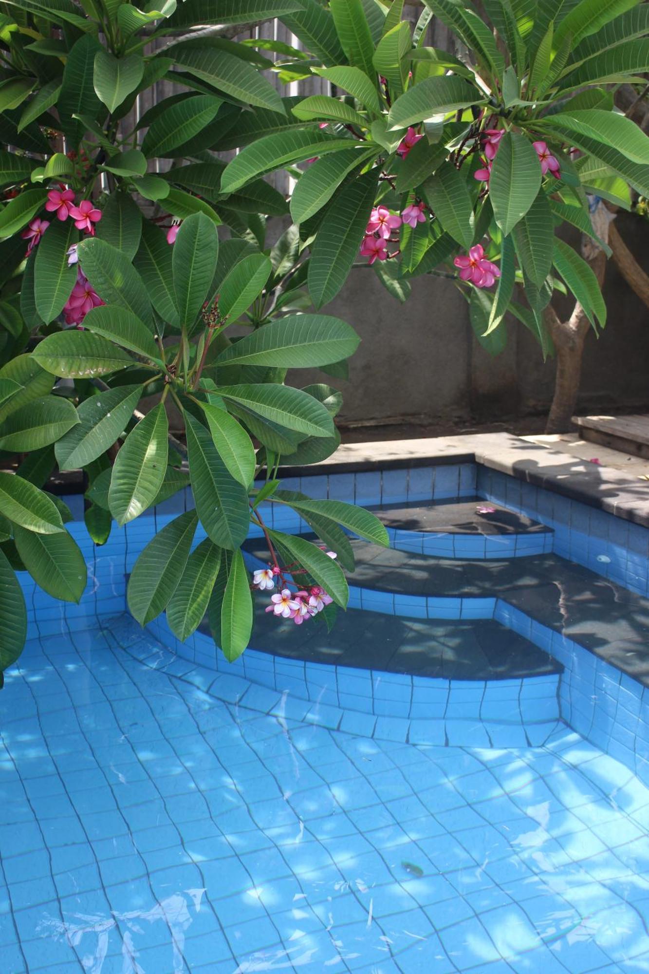 Indigo Bungalows Gili Trawangan Exterior photo