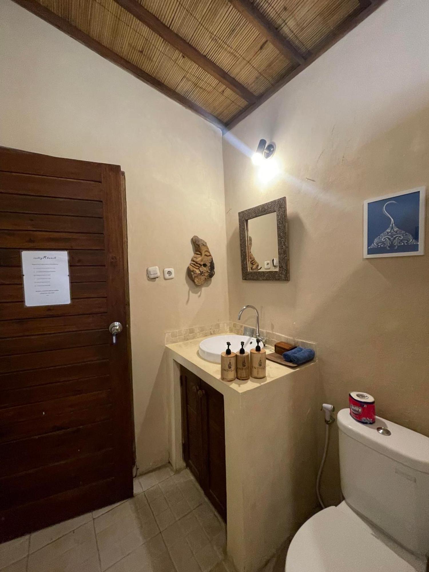 Indigo Bungalows Gili Trawangan Exterior photo