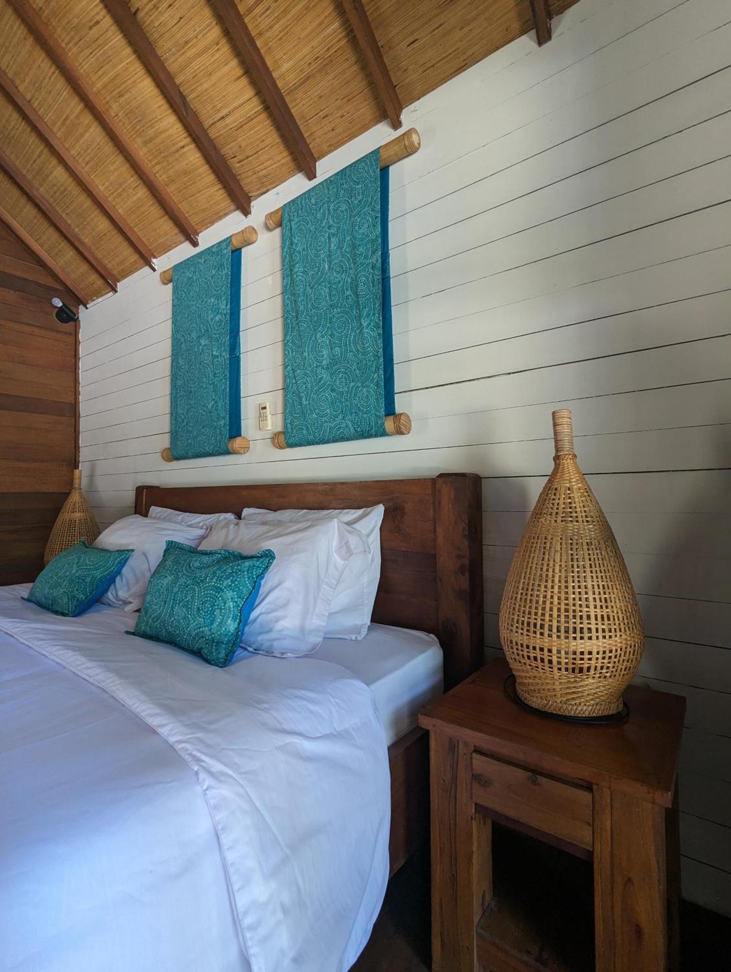 Indigo Bungalows Gili Trawangan Exterior photo