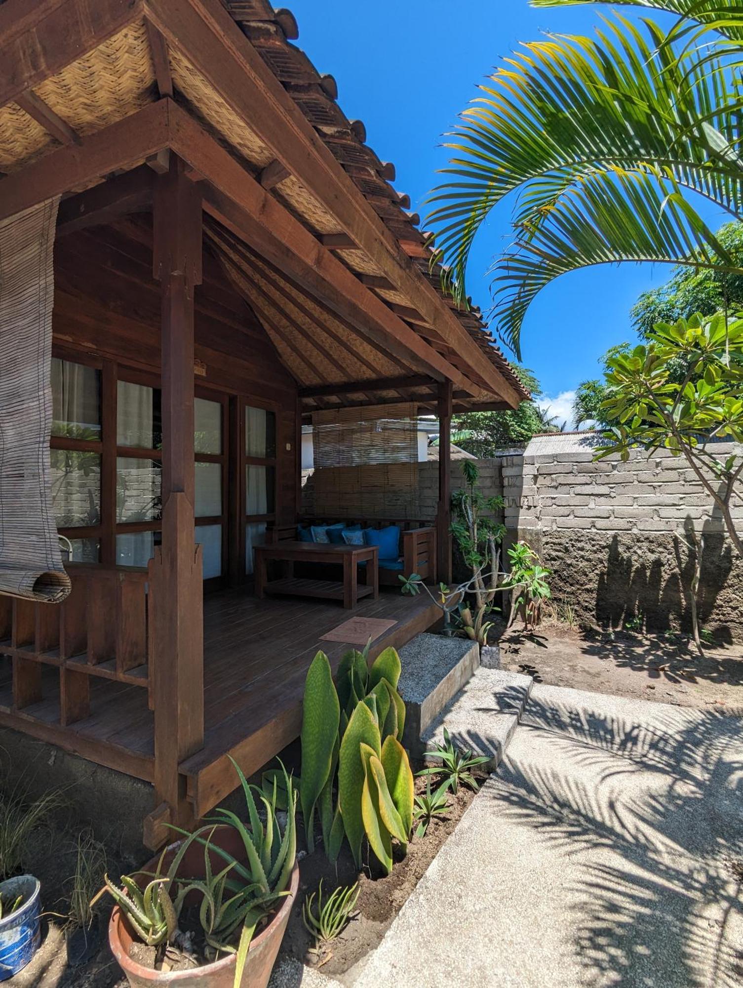 Indigo Bungalows Gili Trawangan Exterior photo