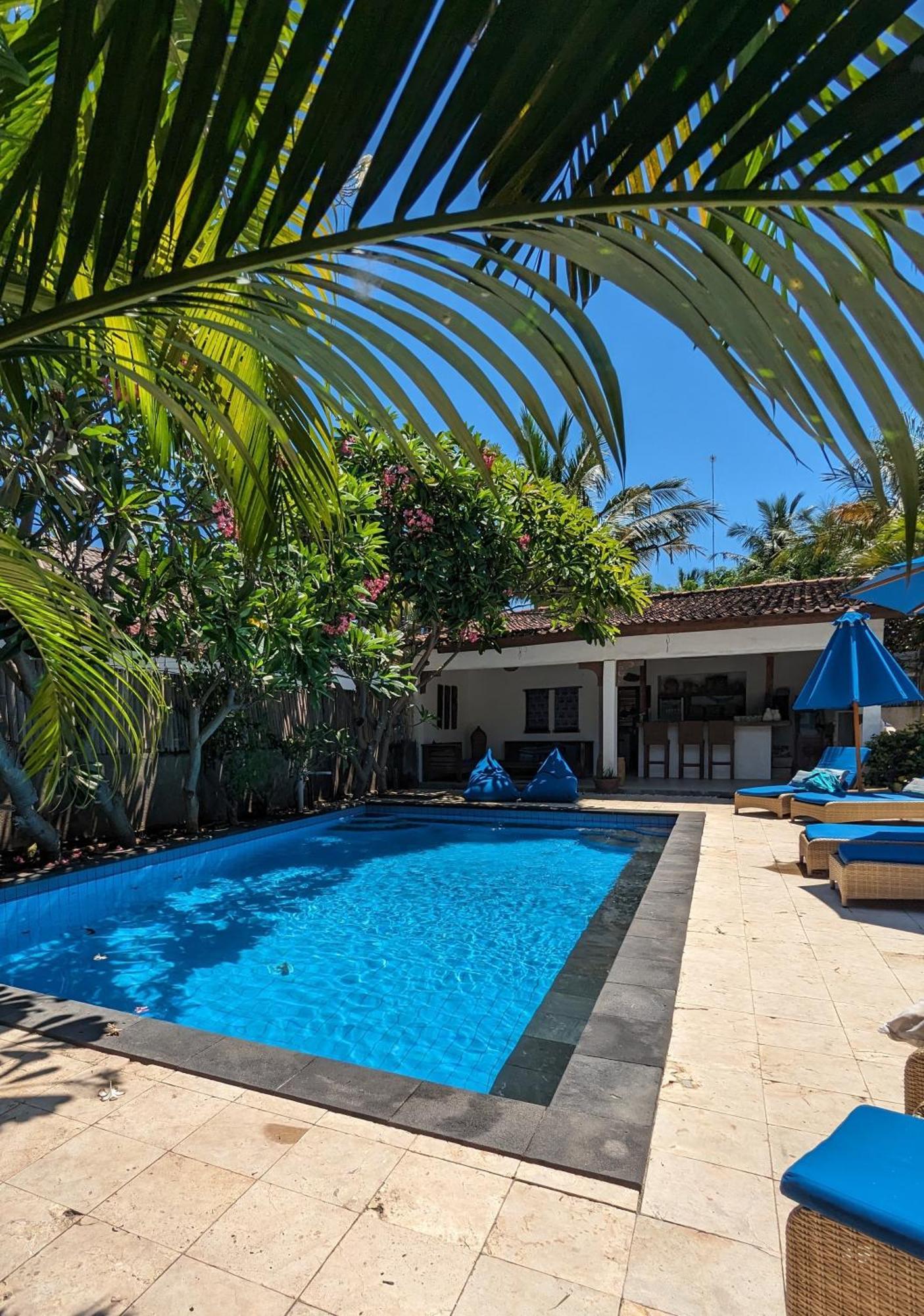 Indigo Bungalows Gili Trawangan Exterior photo