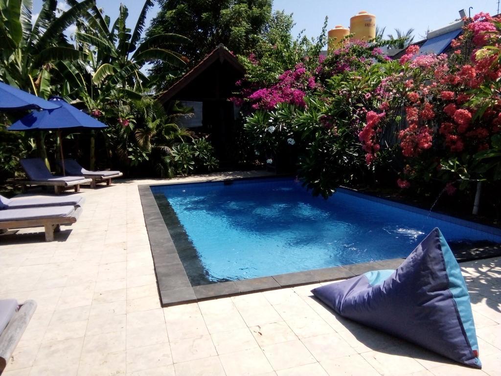 Indigo Bungalows Gili Trawangan Exterior photo